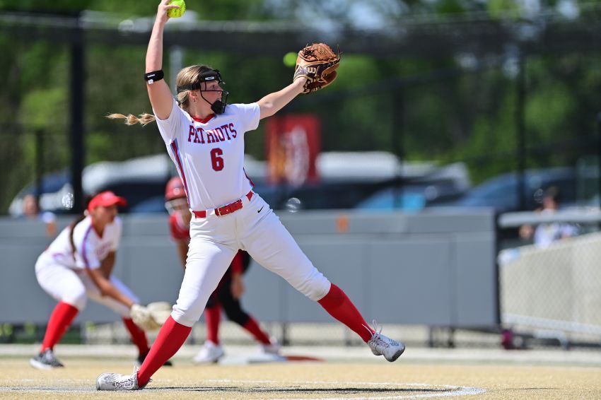 April 23 Softball Roundup - Sioux Falls Lincoln remains undefeated after shutting out Brandon Valley
